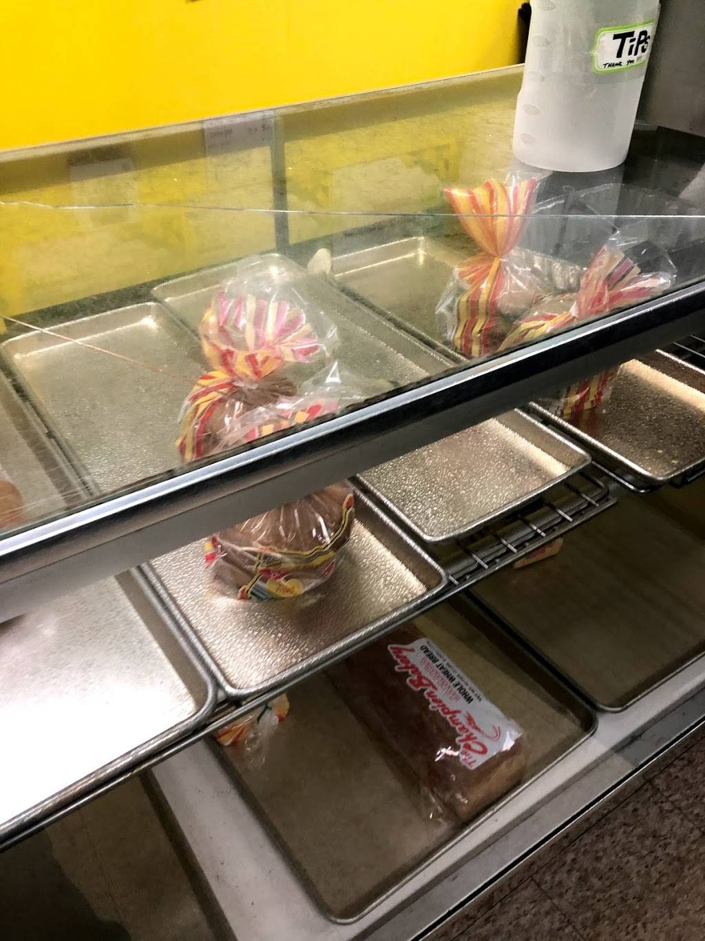 Island Treats | restaurant | 667 High St, Burlington, NJ 08016, USA | 6093873870 OR +1 609-387-3870