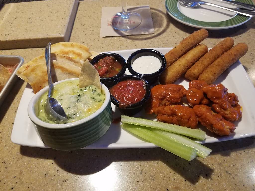 Applebees Grill + Bar | restaurant | 5600 Perkiomen Ave Shelbourne Square Shopping Center, Reading, PA 19606, USA | 6104042700 OR +1 610-404-2700