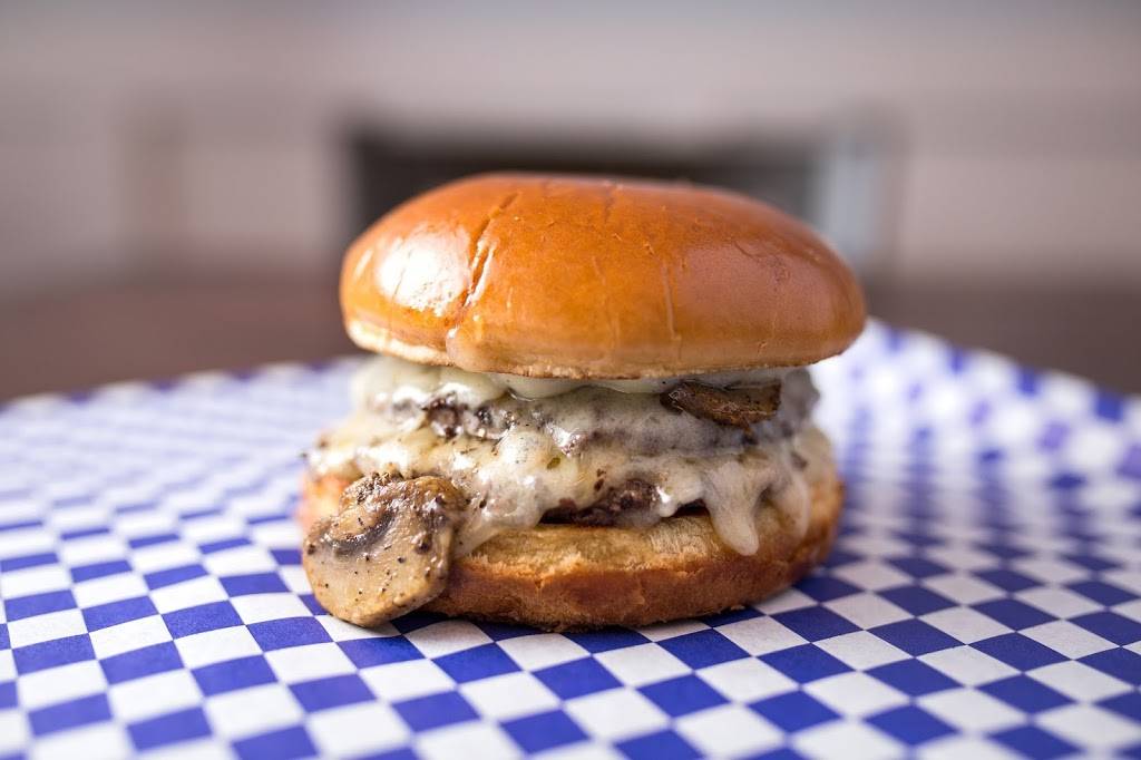 Bluebird | restaurant | 2863 N Clark St, Chicago, IL 60657, USA | 7736611531 OR +1 773-661-1531