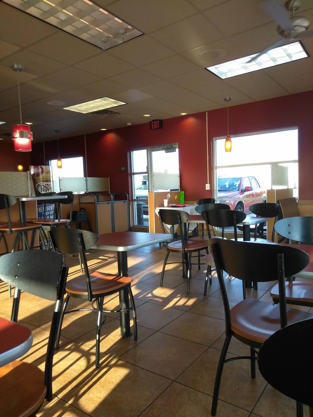 Jack in the Box | restaurant | 2916 E Berry St, Fort Worth, TX 76105, USA | 8175362616 OR +1 817-536-2616