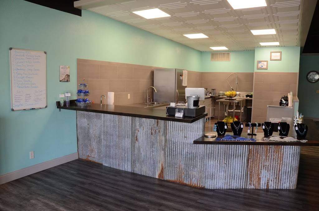 Dr. Smoothie | restaurant | 217 Lincoln Ave, Charleston, IL 61920, USA | 2173459305 OR +1 217-345-9305