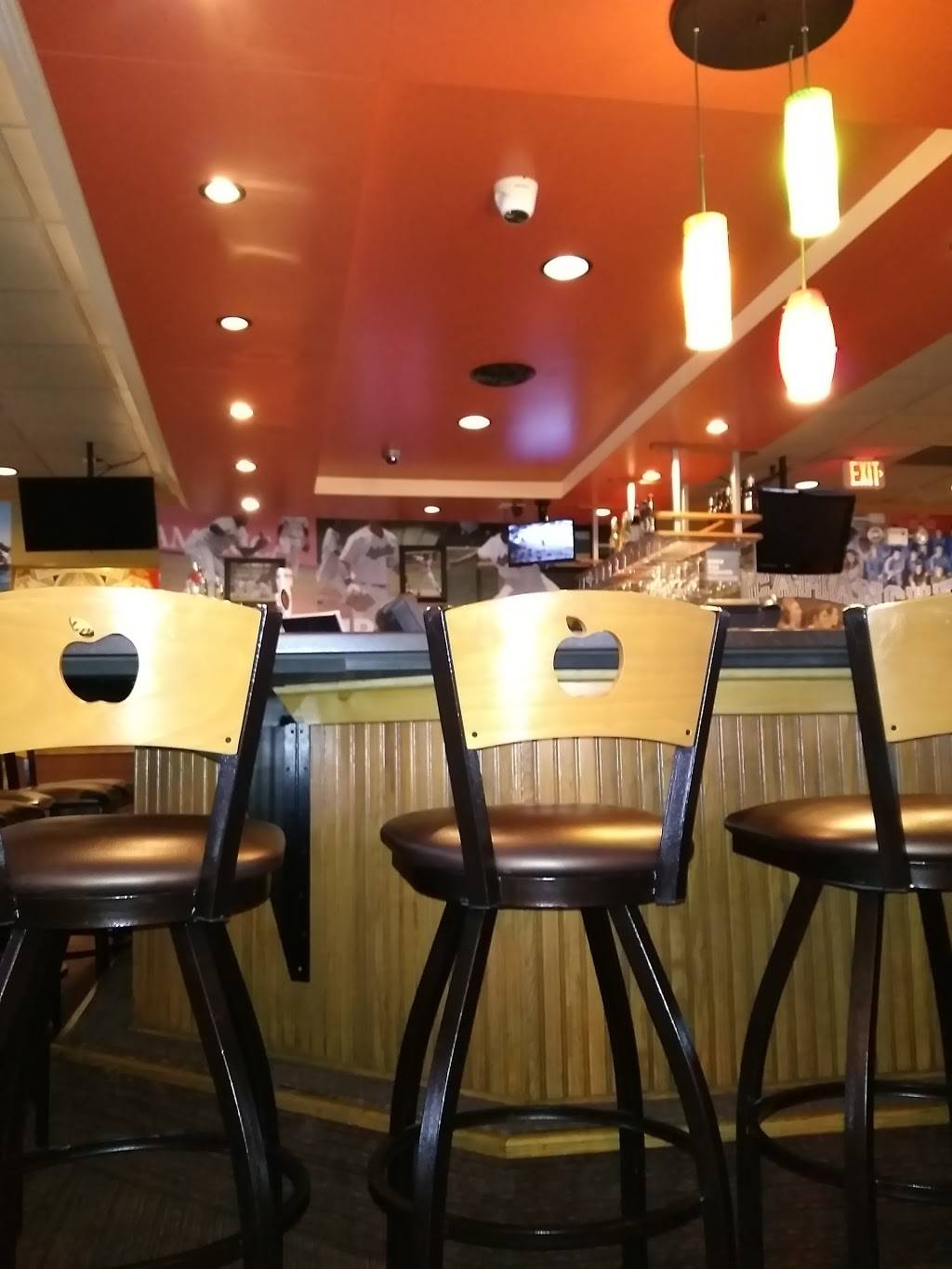 Applebees Grill + Bar | restaurant | 2414 Lincoln Way, Clinton, IA 52732, USA | 5632428646 OR +1 563-242-8646