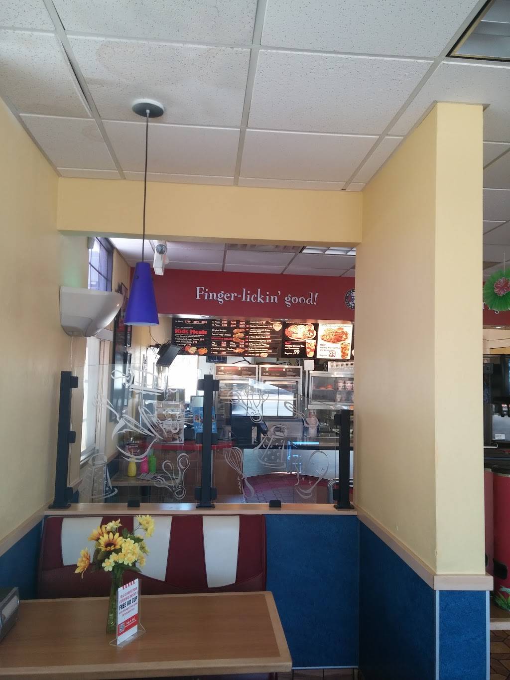 KFC | restaurant | 3440 E Florida Ave, Hemet, CA 92544, USA | 9519251863 OR +1 951-925-1863