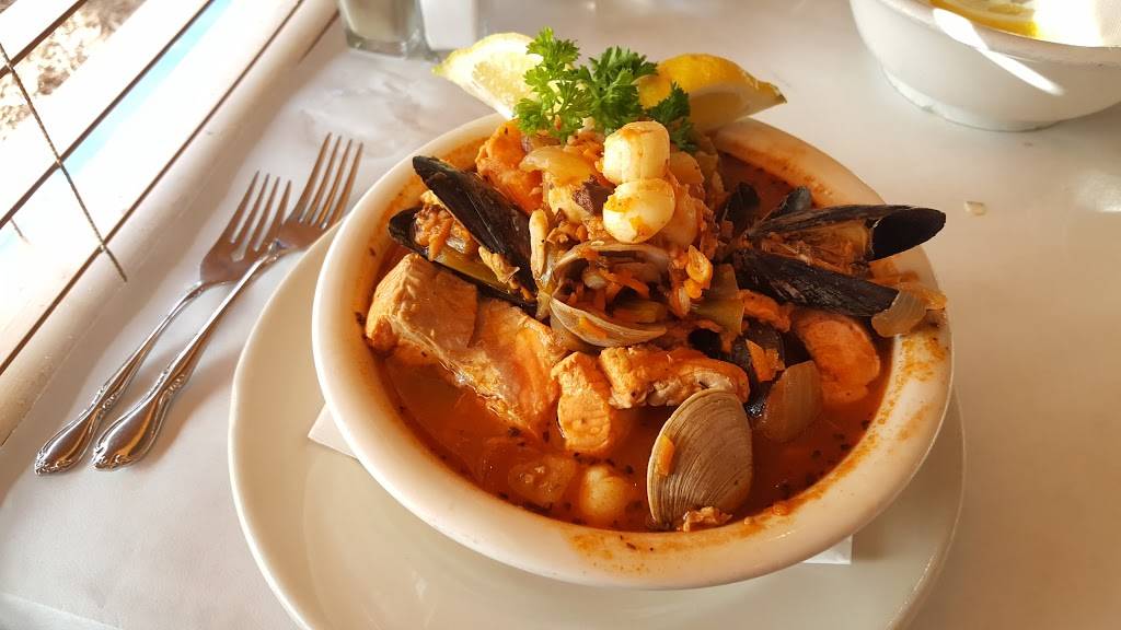 Sea Harvest | restaurant | 100 Crossroads Blvd A, Carmel-By-The-Sea, CA 93923, USA | 8316263626 OR +1 831-626-3626