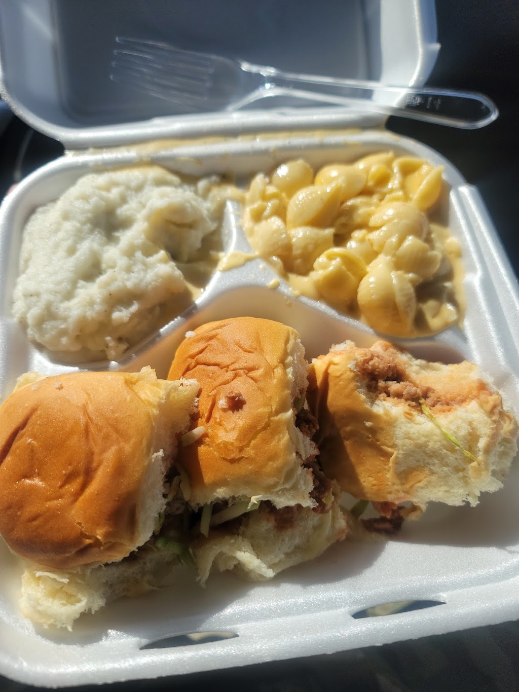 SLIDERZ & MO | restaurant | 1320 E Main St, Barstow, CA 92311, USA | 8584722830 OR +1 858-472-2830