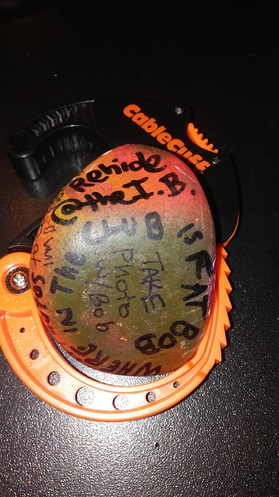 Inn Between Bar & Grill | restaurant | 212 20th St, Huntington, WV 25703, USA | 3047813527 OR +1 304-781-3527