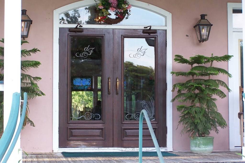 Restaurant des Familles | restaurant | 7163 Barataria Blvd, Marrero, LA 70072, USA | 5046897834 OR +1 504-689-7834