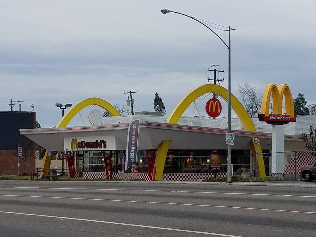 McDonalds | cafe | 3115 N Blackstone Ave, Fresno, CA 93703, USA | 5592290539 OR +1 559-229-0539