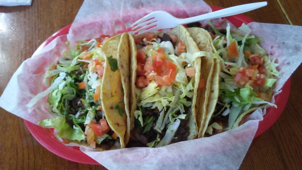 Guerreros Tacos & Pizza | restaurant | 2534 W Division St, Chicago, IL 60622, USA | 7732929000 OR +1 773-292-9000