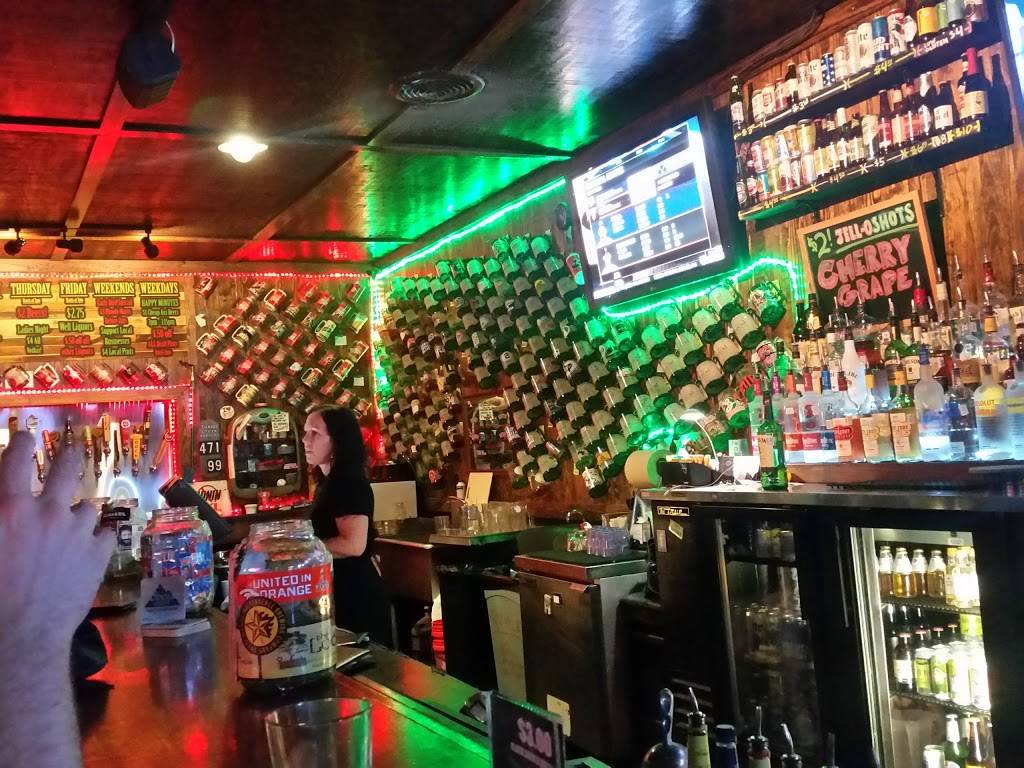 The Local Pub and Patio | restaurant | 2610 Guadalupe St, Austin, TX 78705, USA | 5124782337 OR +1 512-478-2337