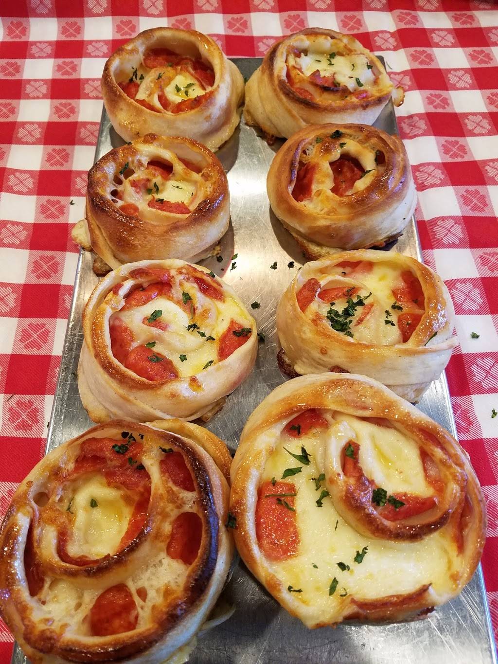 Ninos Pizzeria & Cucina | restaurant | 201 Mastic Beach Rd, Mastic Beach, NY 11951, USA | 6313990950 OR +1 631-399-0950