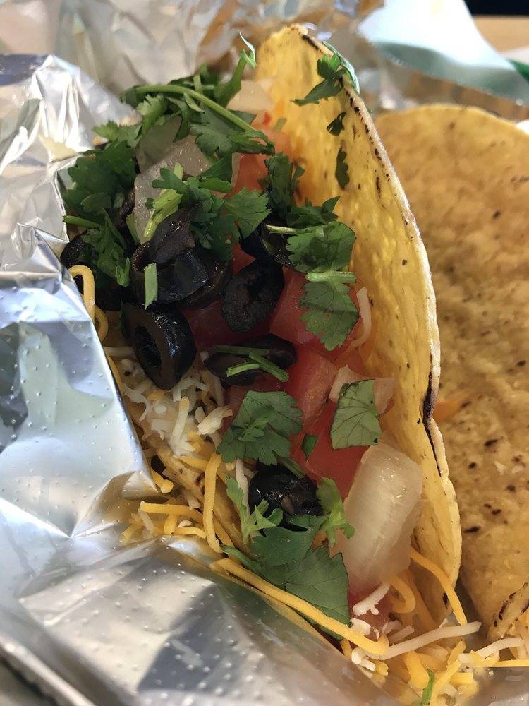 Taco del mar | restaurant | Cobblestone Crossing, 2771 Monument Rd #27, Jacksonville, FL 32225, USA | 9046200484 OR +1 904-620-0484