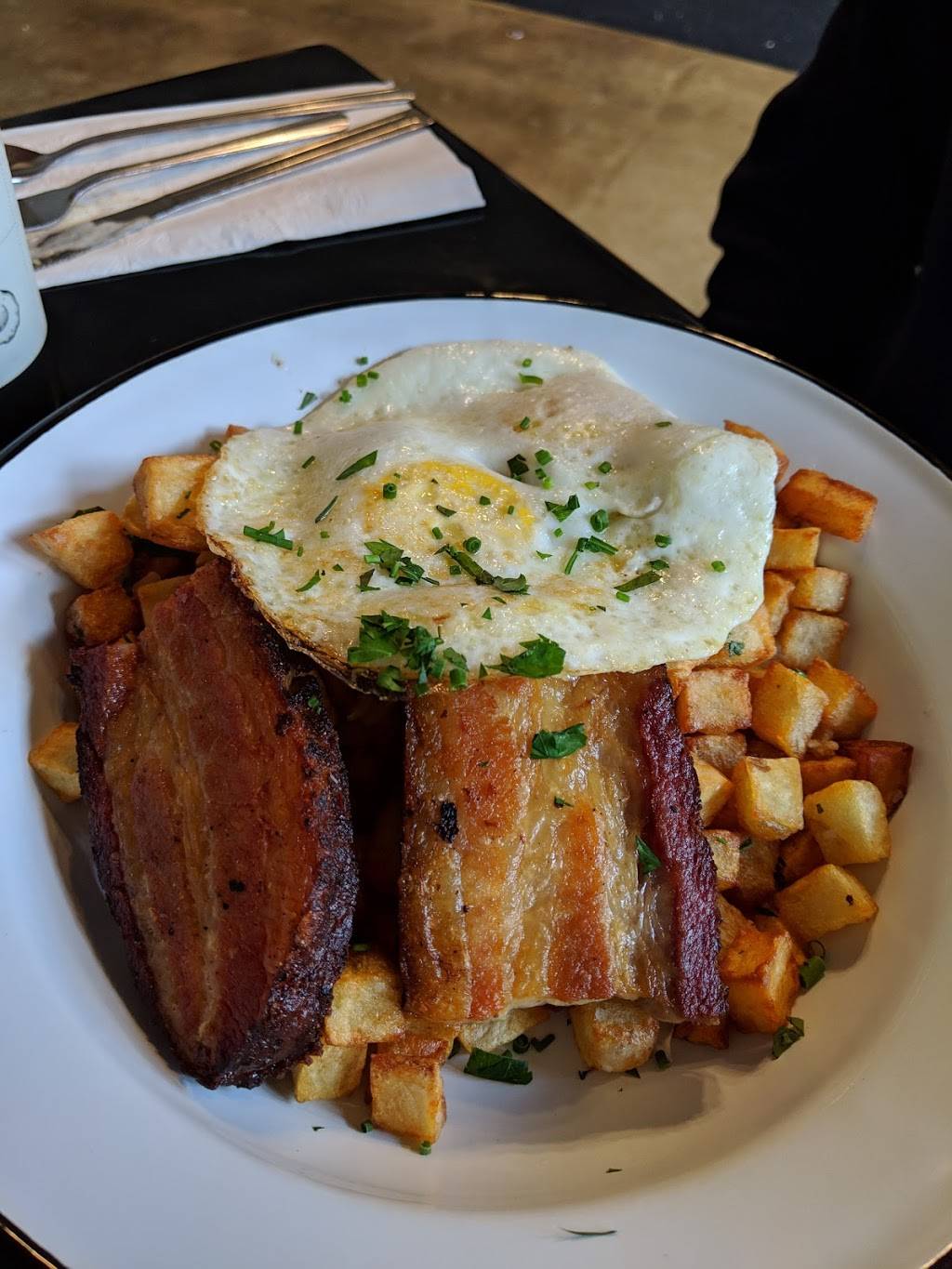 Kennys | restaurant | 1251 Market St, Chattanooga, TN 37402, USA | 4234985888 OR +1 423-498-5888