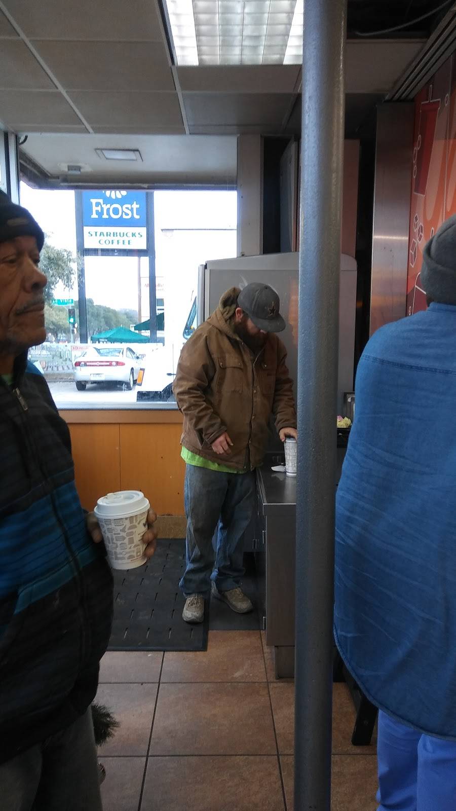 Jack in the Box | restaurant | 6308 Gaston Ave, Dallas, TX 75214, USA | 2148233881 OR +1 214-823-3881