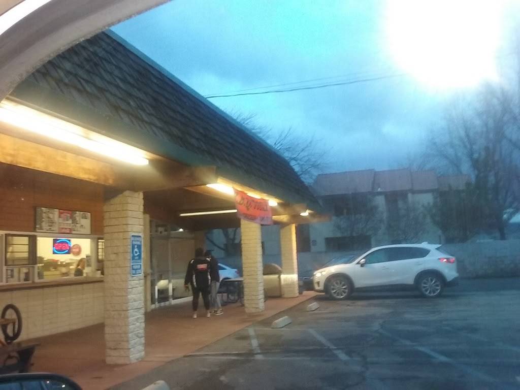 Campus Drive-In | restaurant | 660 E Elm Ave, Coalinga, CA 93210, USA | 5599351127 OR +1 559-935-1127