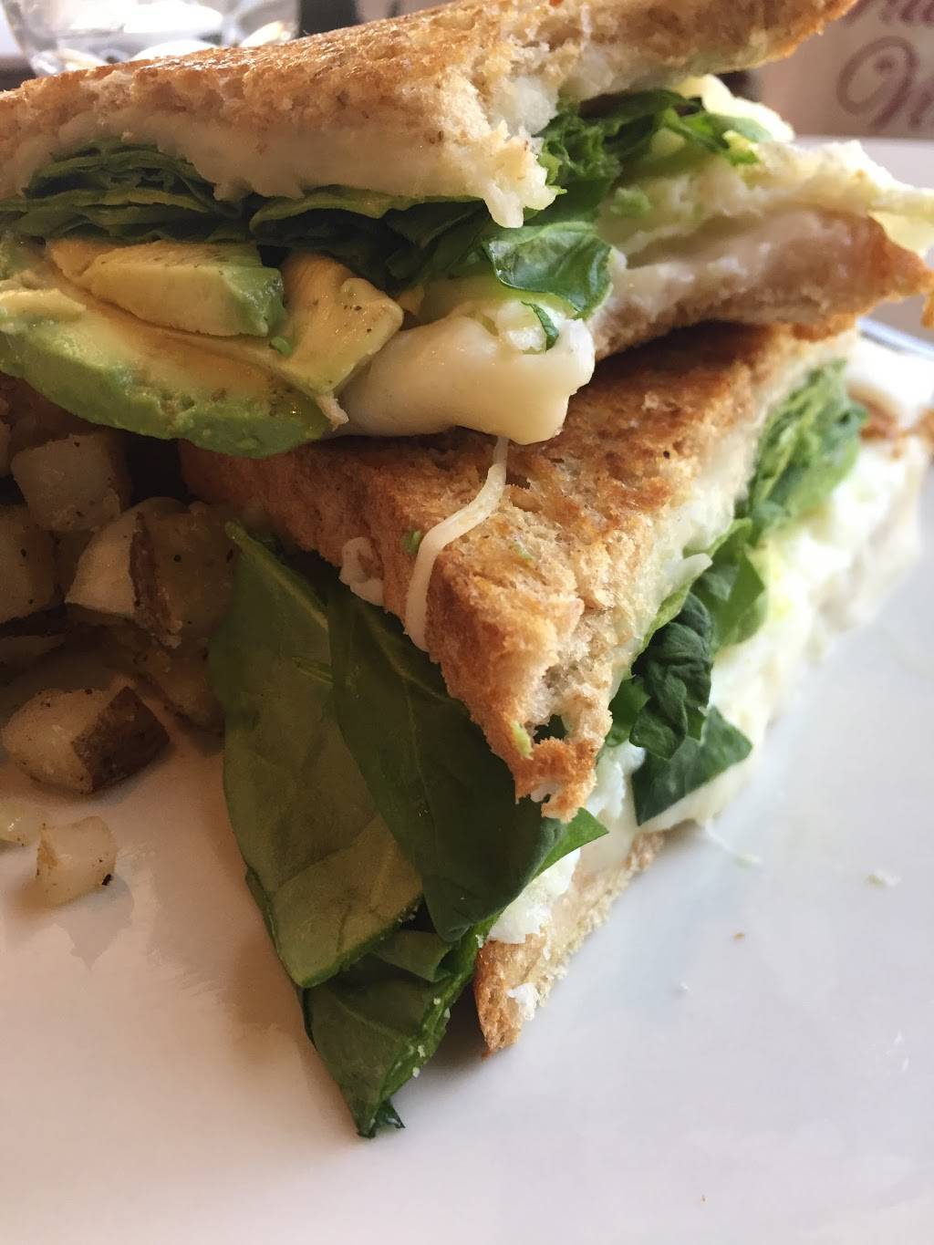 Vittles & Vine | restaurant | S42W31428 WI-83, Waukesha, WI 53189, USA | 2629689463 OR +1 262-968-9463