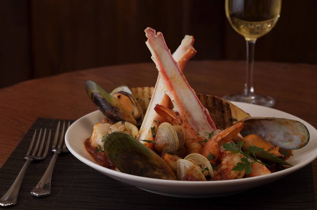 Holy Mackerel! | restaurant | 70 Yorktown Shopping Center, Lombard, IL 60148, USA | 6309533444 OR +1 630-953-3444