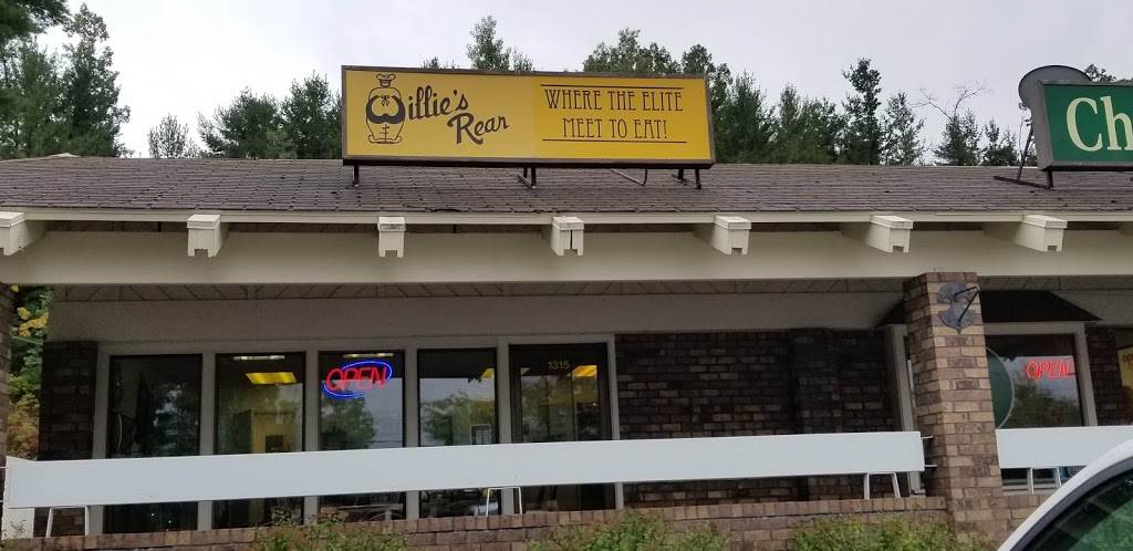 Willies Rear | restaurant | 1315 W South Airport Rd, Traverse City, MI 49686, USA | 2314215506 OR +1 231-421-5506
