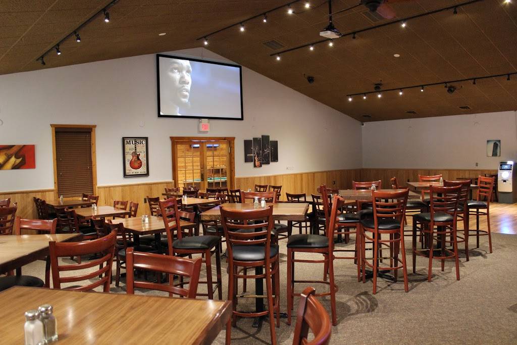 Ts Rockin Roadhouse | restaurant | 8826 Gratiot Ave, Columbus, MI 48063, USA | 5867272728 OR +1 586-727-2728