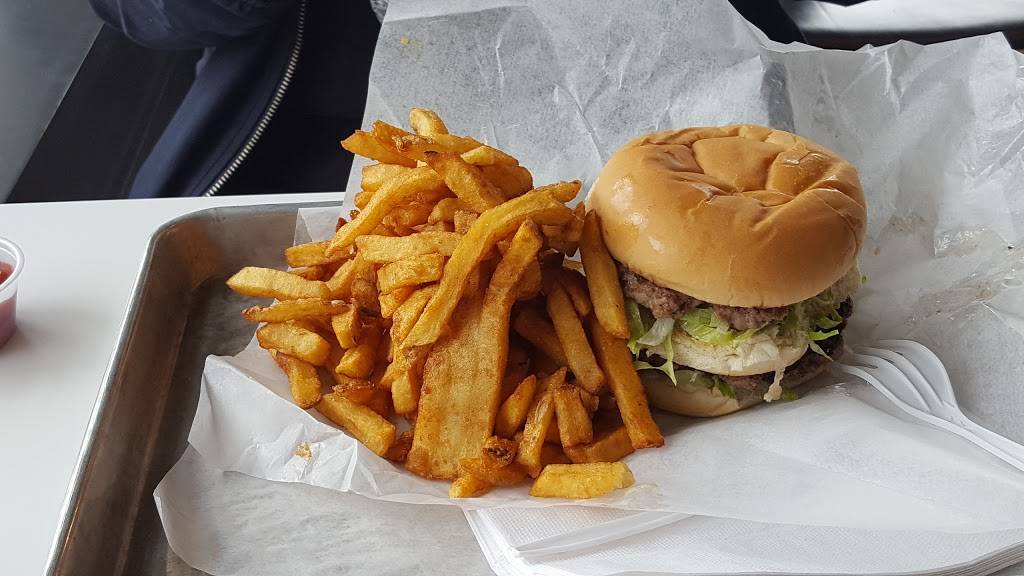 The Burgers Priest | restaurant | 3280 Dufferin St, North York, ON M6A 2T4, Canada | 6473527070 OR +1 647-352-7070