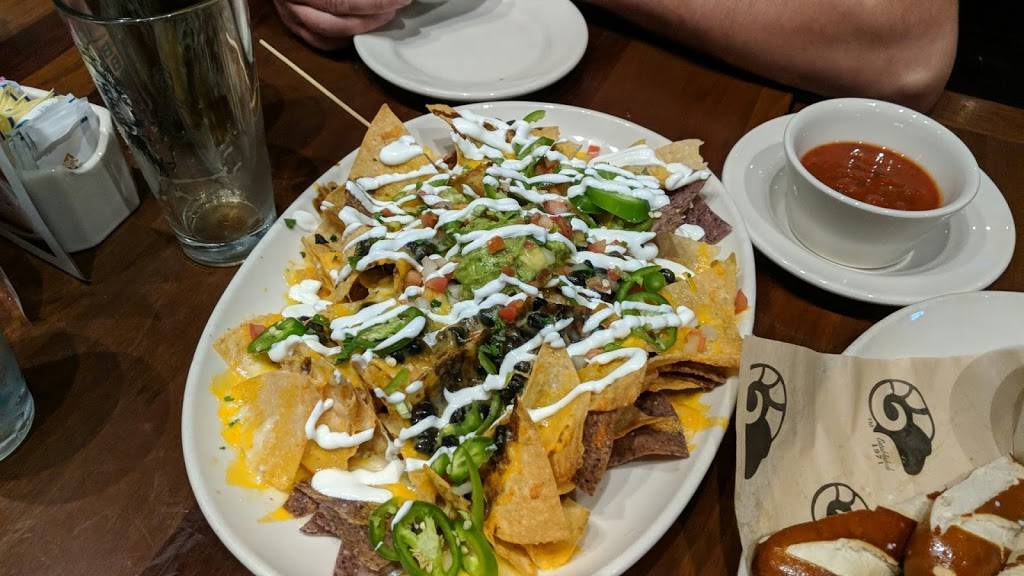 RAM Restaurant & Brewhouse | restaurant | 29800 SW Boones Ferry Rd, Wilsonville, OR 97070, USA | 5035700200 OR +1 503-570-0200