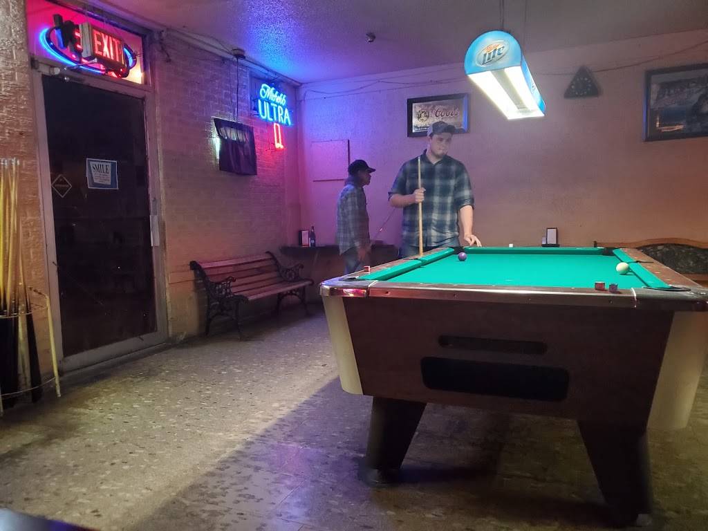 Barrys Main Street Bar & Grill | restaurant | 206 Main St, Leachville, AR 72438, USA | 8705391721 OR +1 870-539-1721