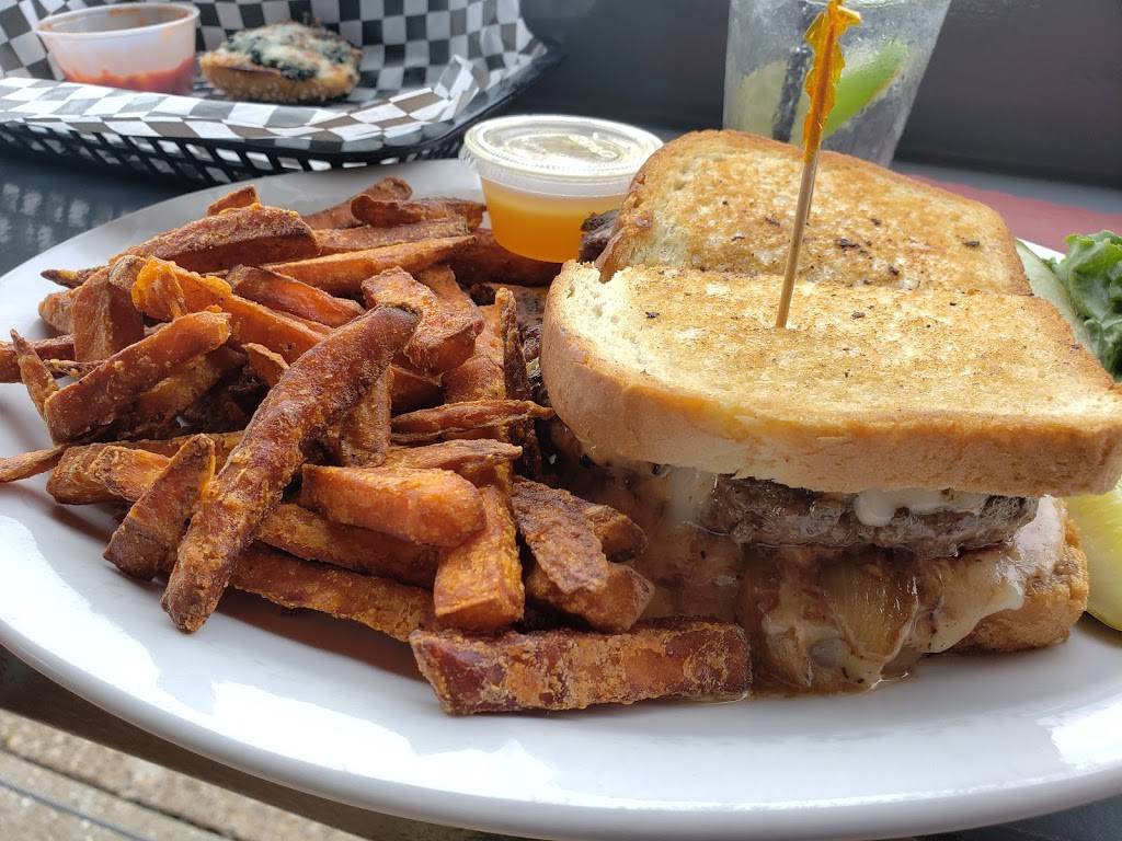 North End Bar & Grill | restaurant | 2692 Elmwood Ave, Kenmore, NY 14217, USA | 7168779000 OR +1 716-877-9000