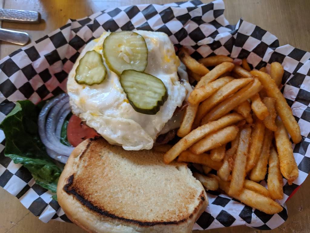 Townhouse Sports Grill | restaurant | 907 Manitou Ave, Manitou Springs, CO 80829, USA | 7196851085 OR +1 719-685-1085