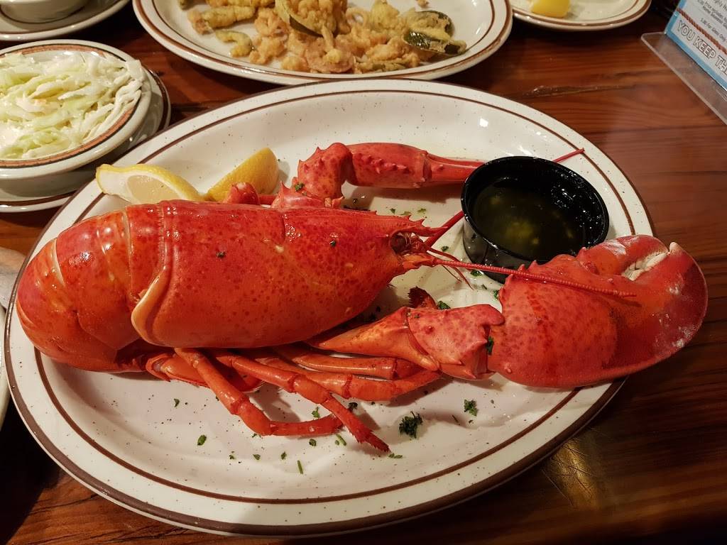 U.S.S. Chowder Pot IV | restaurant | 165 Brainard Rd, Hartford, CT 06114, USA | 8602443311 OR +1 860-244-3311