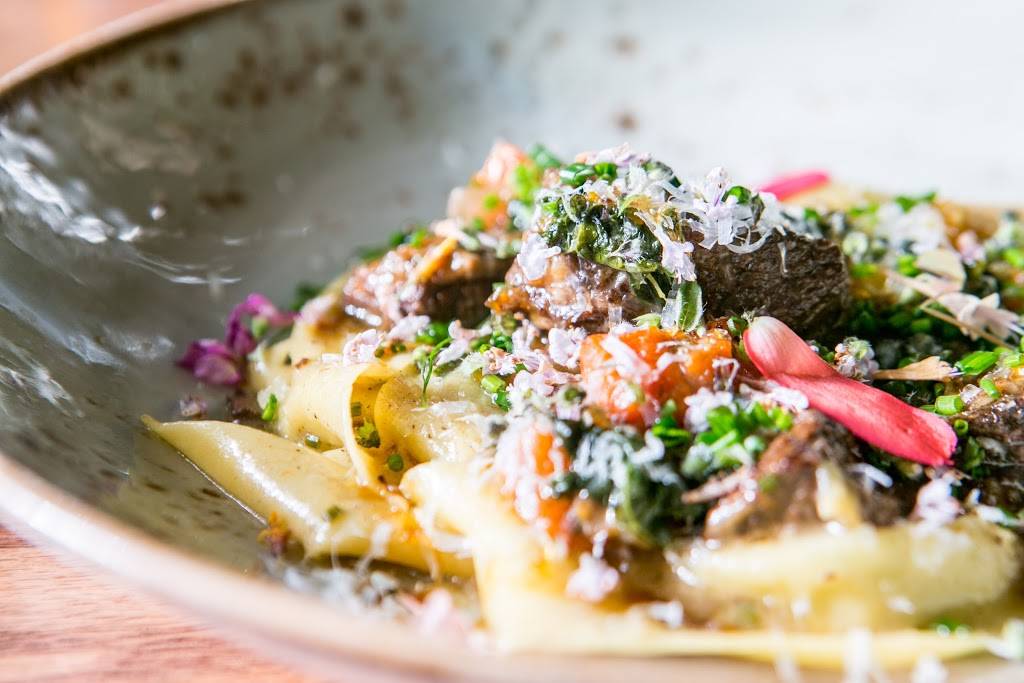 Homestead On The Roof | restaurant | 1924 W Chicago Ave, Chicago, IL 60622, USA | 7733322354 OR +1 773-332-2354