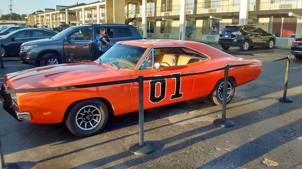 The Nashville Palace | restaurant | 2611 McGavock Pk, Nashville, TN 37214, USA | 6158891541 OR +1 615-889-1541