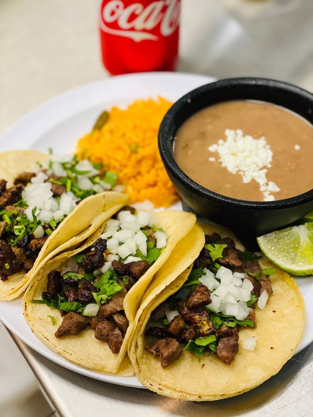 Taqueria Las Cazuelas | restaurant | 10360 E Colonial Dr Ste 118, Orlando, FL 32817, USA | 4079307632 OR +1 407-930-7632