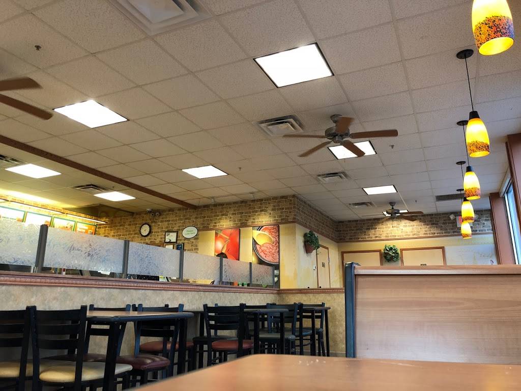 Subway | restaurant | 85 Western Ave, South Portland, ME 04106, USA | 2077616965 OR +1 207-761-6965