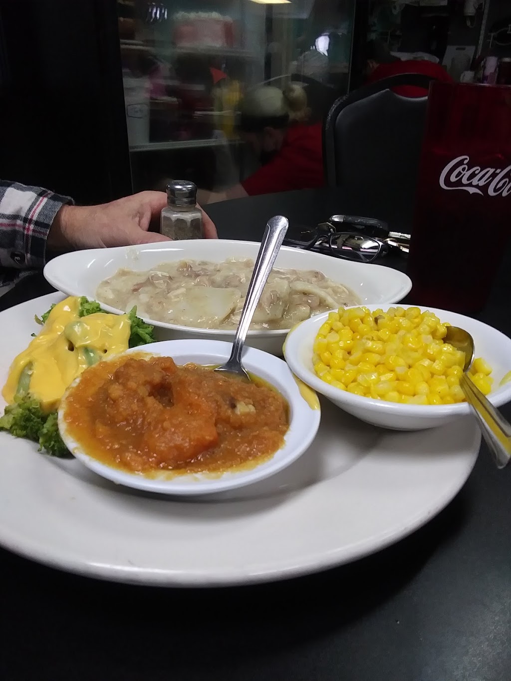 Southside Cafe | cafe | 1875 State Hwy 69 S, Paris, TN 38242, USA | 7314074694 OR +1 731-407-4694