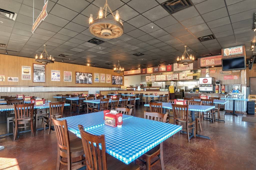 Dickeys Barbecue Pit | restaurant | 3710 S Carrier Pkwy, Grand Prairie, TX 75052, USA | 9723189659 OR +1 972-318-9659