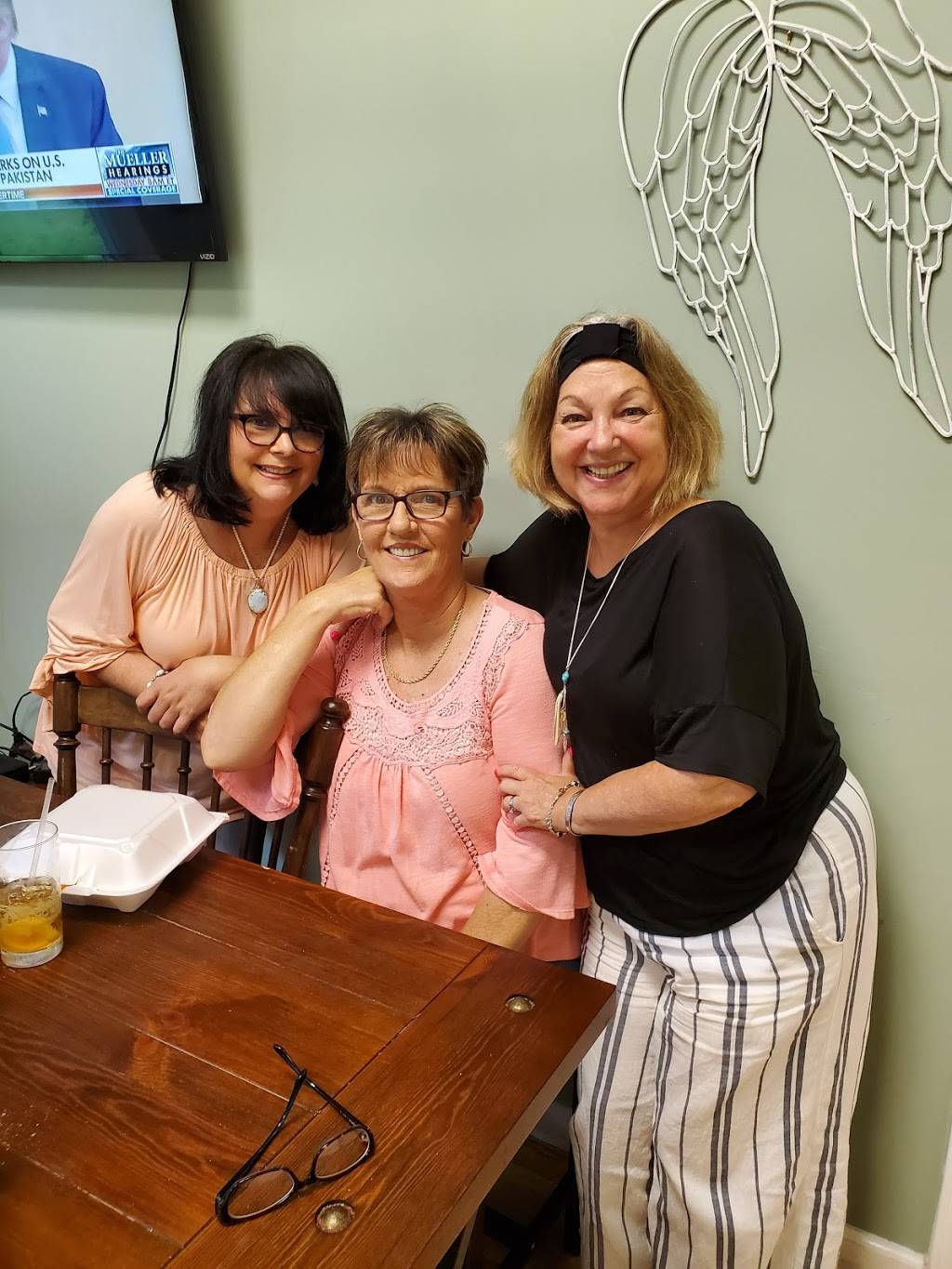 Annas Place | restaurant | 10380 Holtville Rd, Deatsville, AL 36022, USA | 3345434331 OR +1 334-543-4331