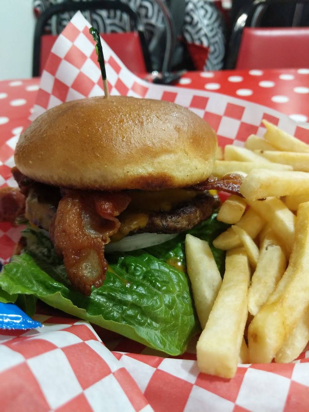 Nickels Diner | restaurant | 1060 Yavapai Dr Suite 1, Rio Rico, AZ 85648, USA | 5202811040 OR +1 520-281-1040