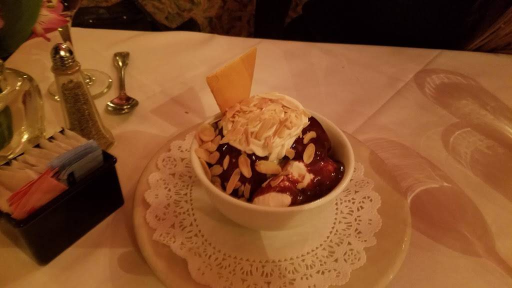 Le Refuge Restaurant | restaurant | 127 N Washington St, Alexandria, VA 22314, USA | 7035484661 OR +1 703-548-4661