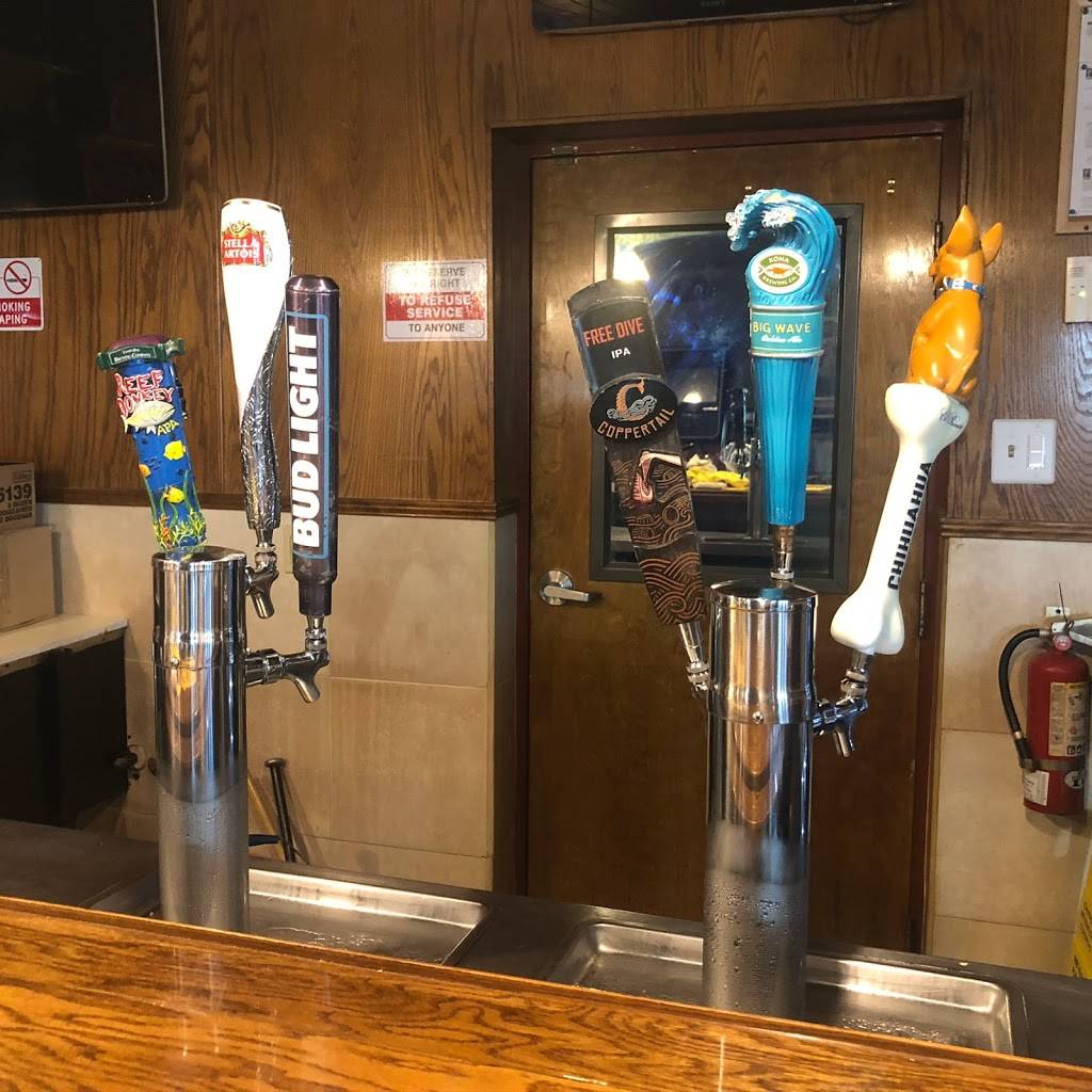 Born Free Pub & Grill | restaurant | 110 E Waters Ave, Tampa, FL 33604, USA | 8139362471 OR +1 813-936-2471