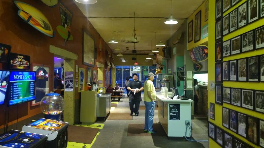 Executive Surf Club | restaurant | 306 N Chaparral St, Corpus Christi, TX 78401, USA | 3618847873 OR +1 361-884-7873