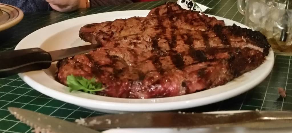 Scapecchis Supper Club | restaurant | 22338 IL-116, Farmington, IL 61531, USA | 3092451663 OR +1 309-245-1663