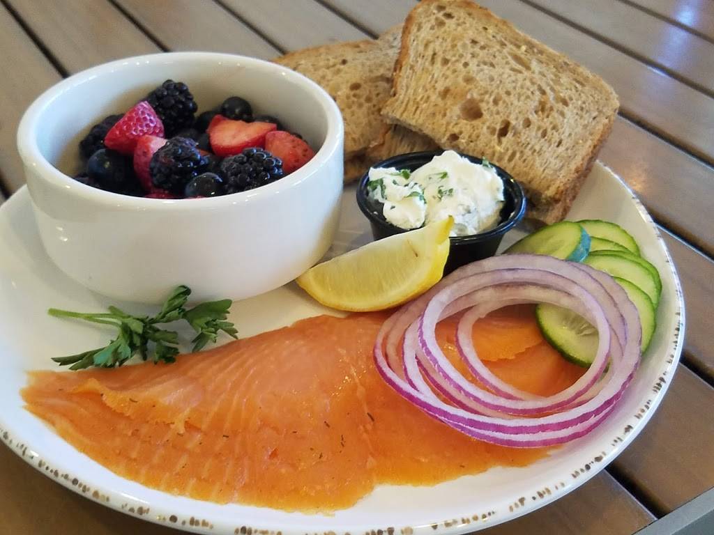 Clearwater Oyster Company | restaurant | 655 S Gulfview Blvd, Clearwater Beach, FL 33767, USA | 7274511134 OR +1 727-451-1134