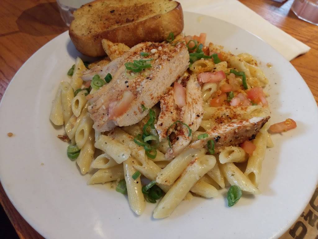 Chilis Grill & Bar | meal takeaway | 3940 Baldwin Rd, Auburn Hills, MI 48326, USA | 2483350658 OR +1 248-335-0658