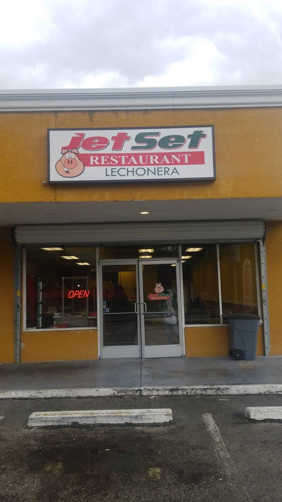 Jet Set by Chef Kiki | restaurant | 854 Orange Ave, Daytona Beach, FL 32114, USA | 3862389724 OR +1 386-238-9724