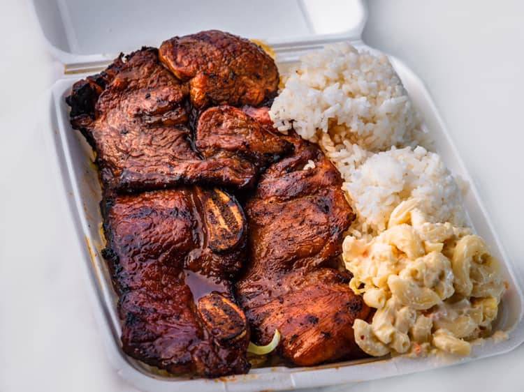 Bobs Bar-B-Que Kapolei | restaurant | 91-710 Farrington Hwy b120, Kapolei, HI 96707, USA | 8086749999 OR +1 808-674-9999