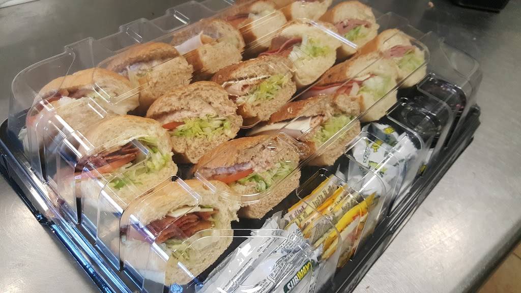 Subway | restaurant | South Park Business Center, 4530 NC-87, Sanford, NC 27330, USA | 9194980014 OR +1 919-498-0014
