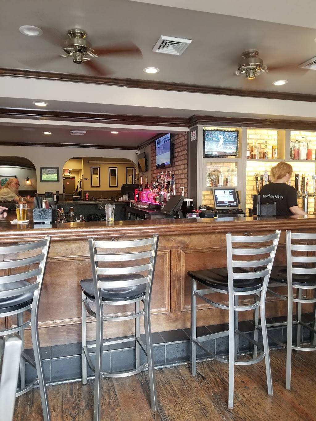 Alibis Eatery & Spirits | restaurant | 10 N Pitt St, Carlisle, PA 17013, USA | 7174624629 OR +1 717-462-4629