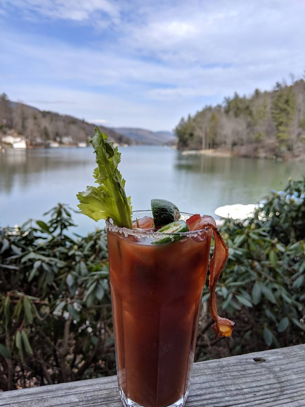 Larkins On the Lake Restaurant | restaurant | 1020 Memorial Hwy, Lake Lure, NC 28746, USA | 8286254075 OR +1 828-625-4075