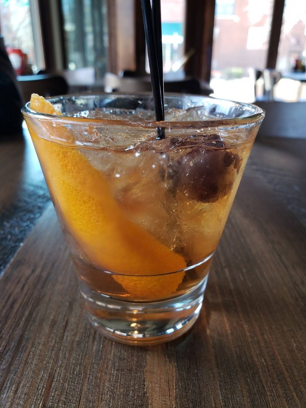 Wolcott Tap | restaurant | 1834 W Montrose Ave, Chicago, IL 60613, USA | 7733607579 OR +1 773-360-7579