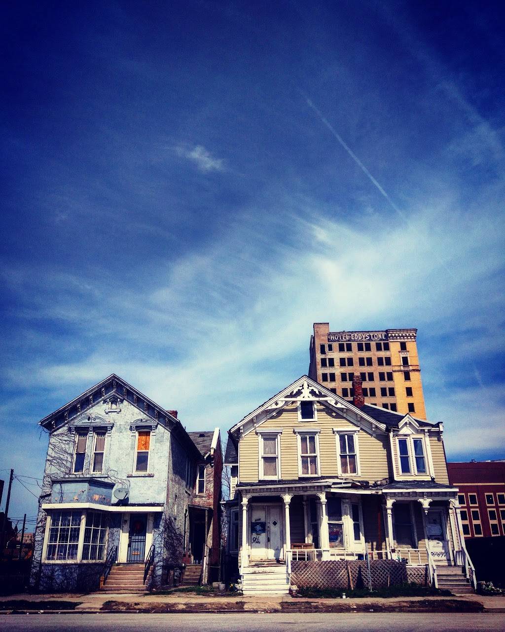 Little Caesars Pizza | meal takeaway | 530 E Warren Ave, Detroit, MI 48201, USA | 3138322200 OR +1 313-832-2200